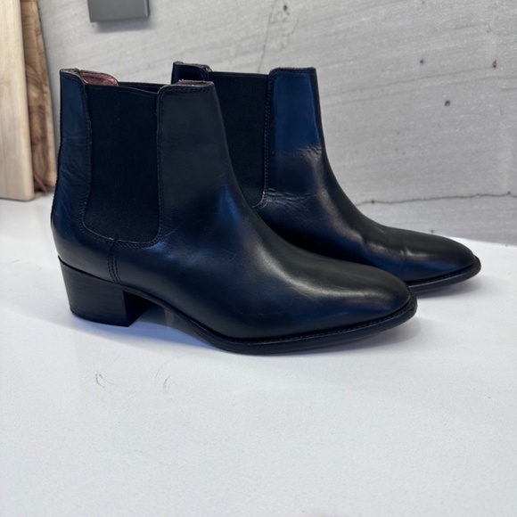 FRYE BLACK DARA CHELSEA ANKLE BOOT SLIP ON WOMENS sz 6 - Picture 2 of 9